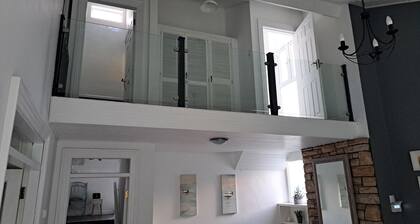 Large split-level house 4km from Tralee.