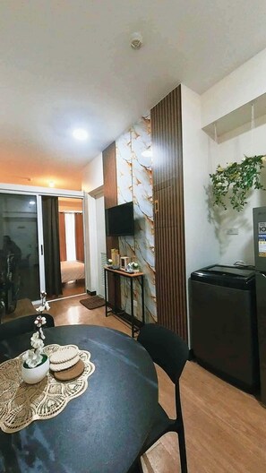 1 habitación, tabla de planchar con plancha, wifi y ropa de cama 