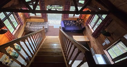 3 minutes to Hanmer Springs thermal pools! Family Cabin in the Hanmer Forest!