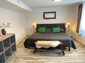 3 Schlafzimmer, Bügeleisen/Bügelbrett, Reisekinderbett, kostenloses WLAN