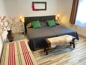 3 bedrooms, iron/ironing board, travel cot, free WiFi