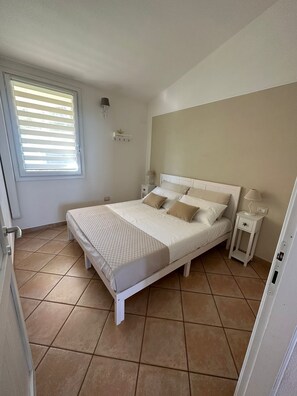 2 chambres, fer et planche à repasser, Wi-Fi gratuit, draps fournis