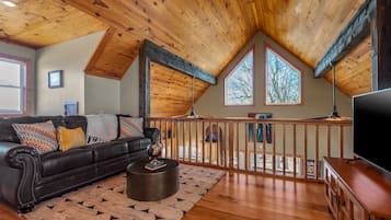 TV, lareira, escritórios