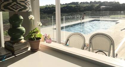 Stunning 5-bedroom rural homestead 5 mins from Kiama with pool and tennis court