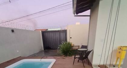 Cozy house in Guaxupé with swimming pool in a quiet location