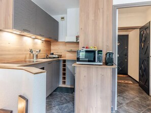 Fridge, microwave, dishwasher