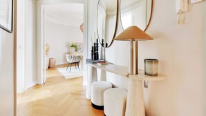 Apartment | Interior - Elegant Apt 2bdr- Arc de Triomphe / Champs-elysees (Paris)