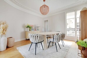 Apartment | Dining - Elegant Apt 2bdr- Arc de Triomphe / Champs-elysees (Paris)
