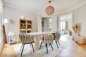 Apartment | Dining