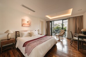 3 عدّة غرف نوم ومكتب ومكواة/لوح كي وسرير سفر