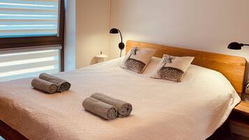 2 bedrooms, WiFi, bed sheets