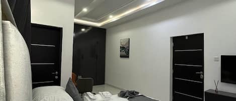 Luxury Single Room, Courtyard View | Egyptian cotton sheets, premium bedding, down comforters, free WiFi