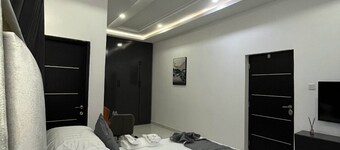 R-Oak Hotels and Apartments 