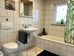 Hair dryer, towels, toilet paper - Mi Casita in the heart of the Wetterau, 2 minutes from the highway (Florstadt)