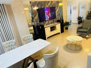 Deluxe Apartment, Balcony, Garden View | Living area - My Khang (Ho Chi Minh)