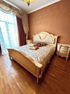 Comfort Apartment, Balcony, City View | Iron/ironing board, free WiFi