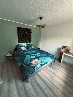 2 bedrooms, WiFi, bed sheets