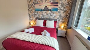 4 bedrooms, free WiFi, bed sheets