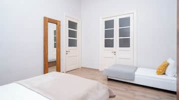 3 bedrooms, iron/ironing board, WiFi, bed sheets