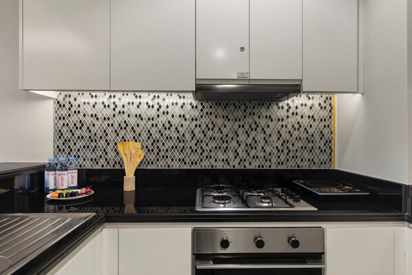 Superior Apartment, City View | Private kitchen