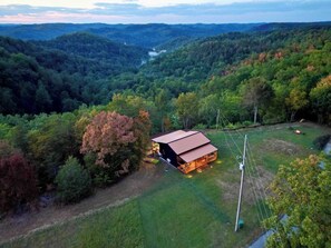 Exterior - Shorty’s View| Hot Tub| Ride-In/Off-Road Access (Beattyville)