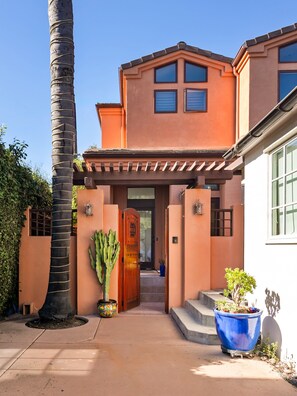 Exterior detail - La Jolla Gem, Ocean Views, Walk to Village, Beach (San Diego)