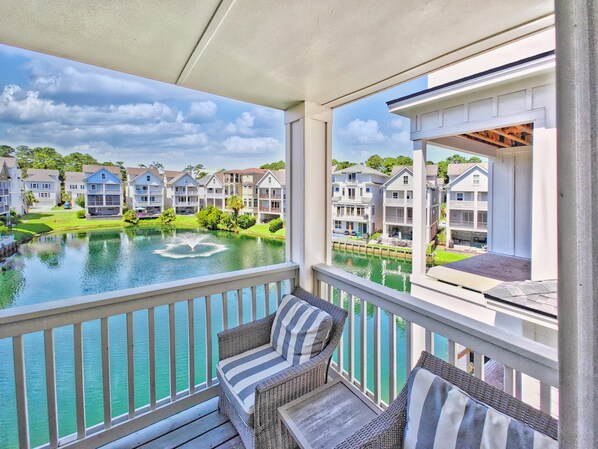 Property grounds - Free Heated Pool | 3 Blocks to the Beach | Elevator (Hilton Head Island)