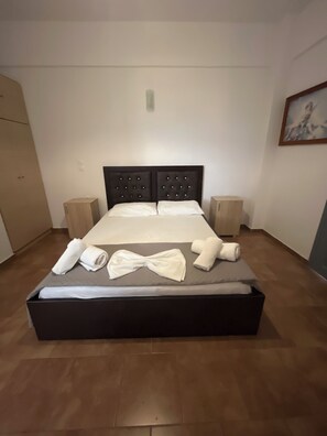 1 bedroom, WiFi, bed sheets