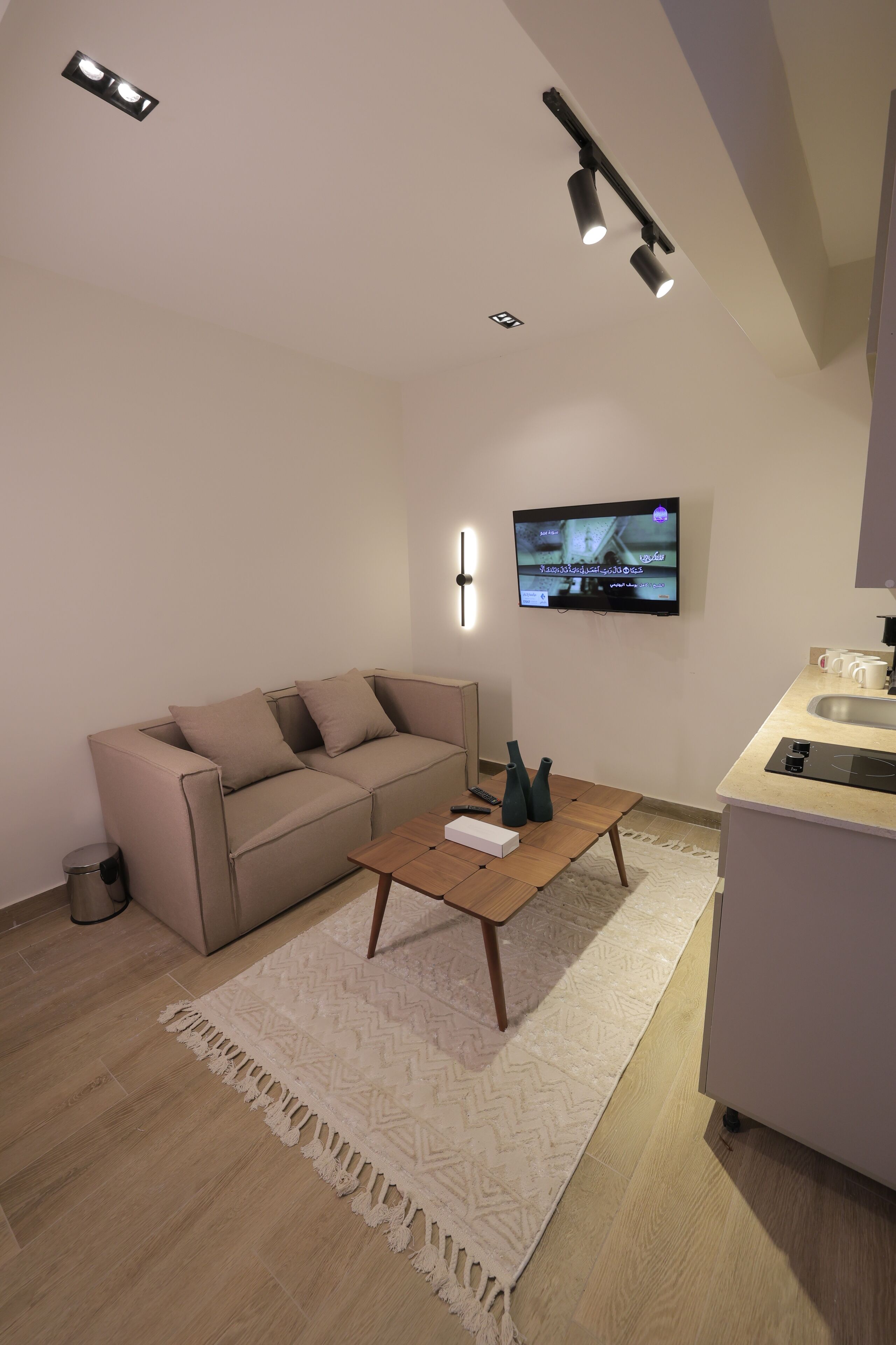 Deluxe-Suite, Poolblick | Zimmersafe, Verdunkelungsvorhänge, Bügeleisen/Bügelbrett