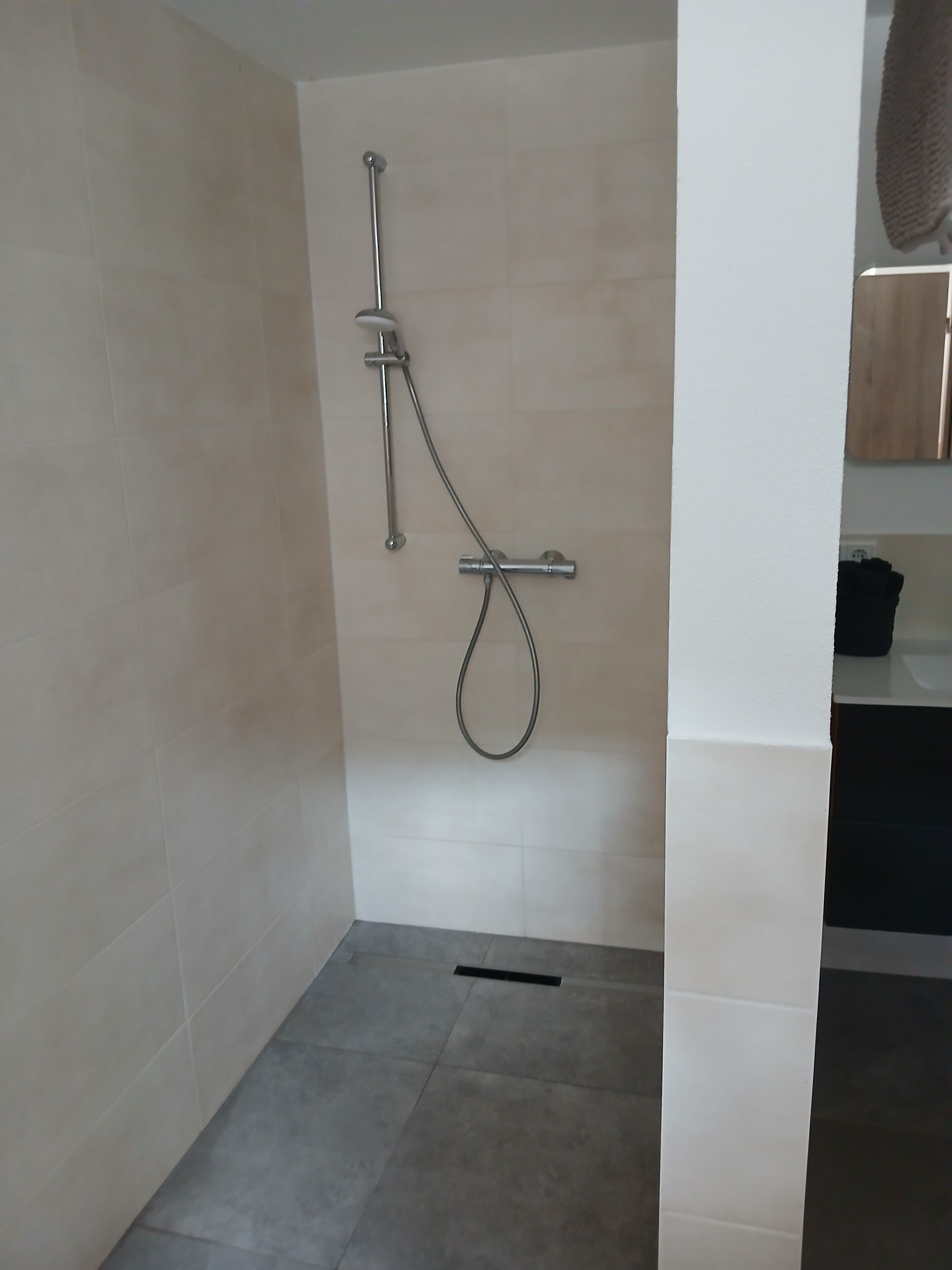 Dusche, Handtücher, Toilettenpapier