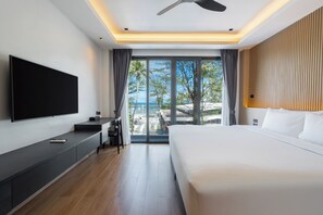 2 bedrooms, in-room safe, desk, iron/ironing board