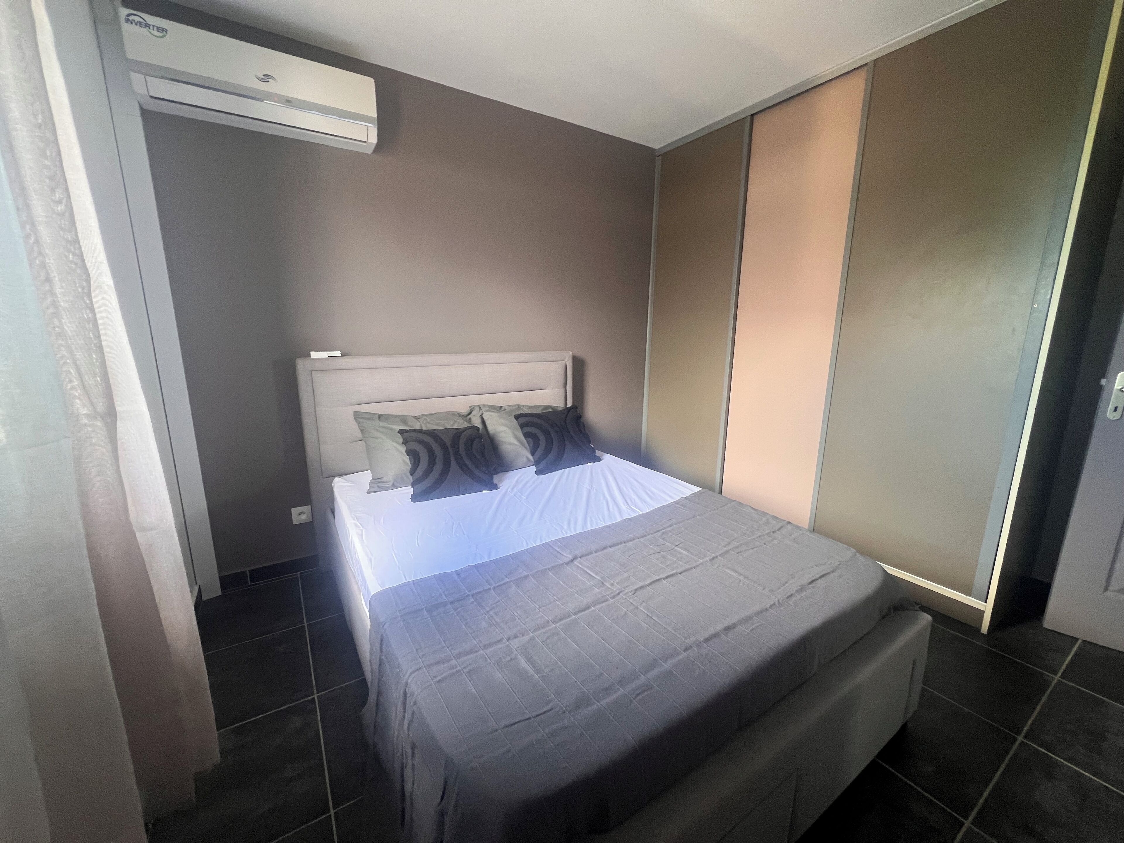 2 chambres, fer et planche à repasser, lit parapluie, Wi-Fi gratuit