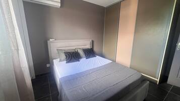 2 bedrooms, iron/ironing board, travel crib, free WiFi