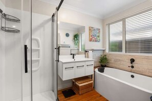 Shower, towels, shampoo