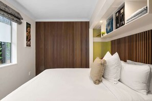 3 slaapkamers, een strijkplank/strijkijzer, gratis wifi, beddengoed
