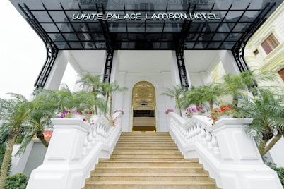 Khach san White Palace Lam Son