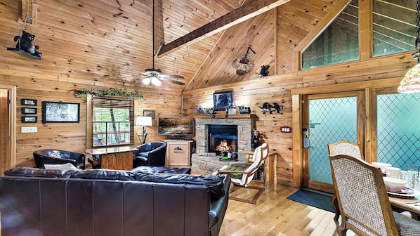 Smart TV, fireplace