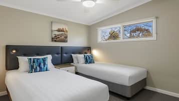 2 sovrum, strykjärn/strykbräda och sängkläder