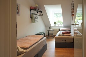 2 bedrooms, WiFi, bed sheets