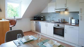 Micro-ondes, plaque de cuisson, lave-vaisselle