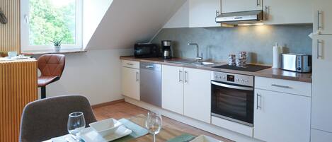 Microwave, stovetop, dishwasher