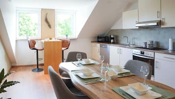 Microwave, stovetop, dishwasher