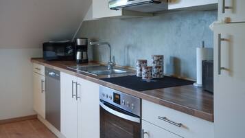 Micro-ondes, plaque de cuisson, lave-vaisselle