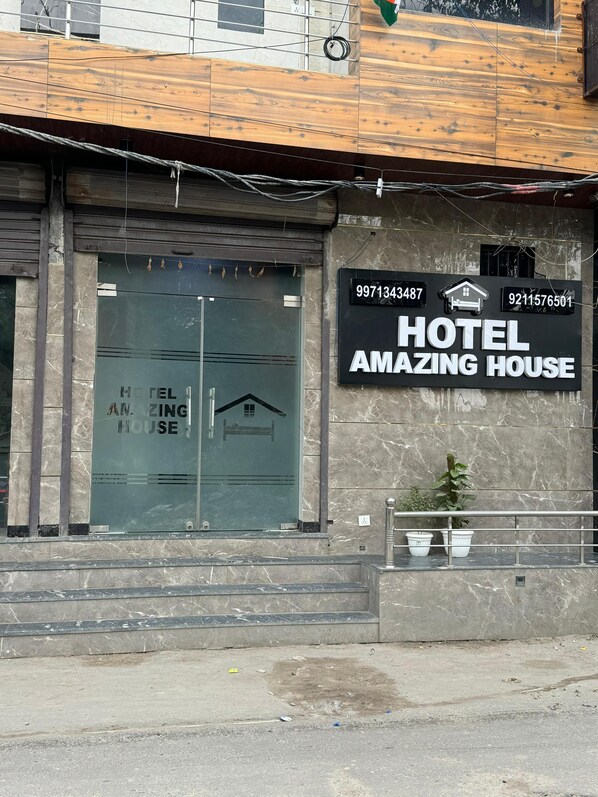 Exterior - Hotel Amazing House (New Delhi)