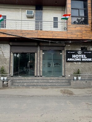 Exterior - Hotel Amazing House (New Delhi)