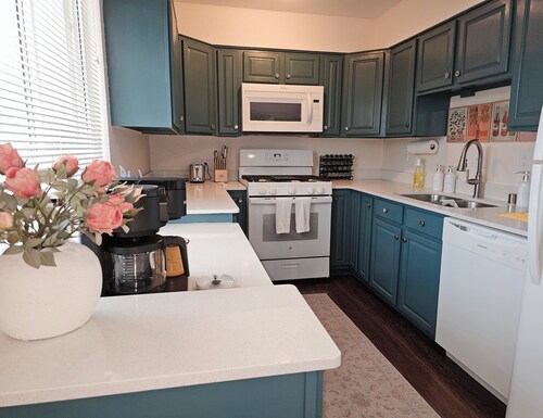 Cozy 2-bedroom condo in Uptown Albuquerque