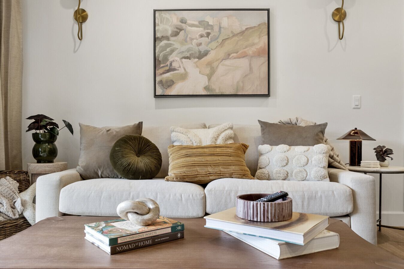 Smart TV, fireplace, stereo
