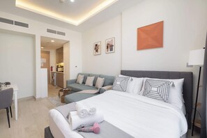 Iron/ironing board, WiFi, bed sheets