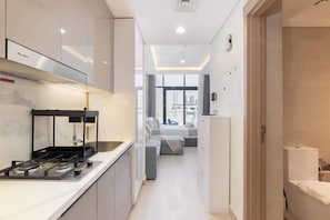 Fridge, microwave, oven, stovetop