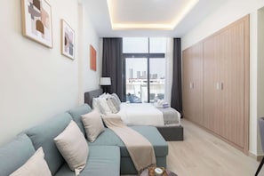 Iron/ironing board, WiFi, bed sheets
